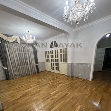 
   Продам 4-комнатную, 126.6 м², Пионерская 2-я ул, 374Е

. Фото 3.