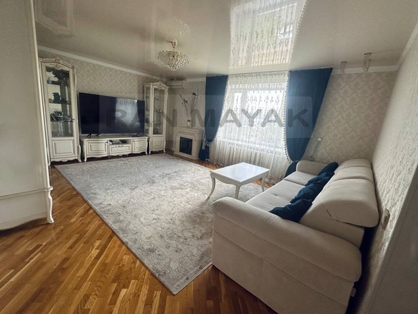 
   Продам 3-комнатную, 82 м², Пионерская 2-я ул, 375

. Фото 3.