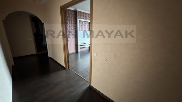 
   Продам 4-комнатную, 82.3 м², Михайлова ул, 17

. Фото 1.