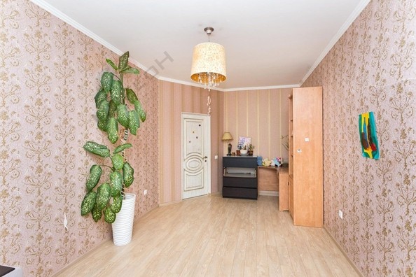 
   Продам 3-комнатную, 80 м², Героя Яцкова И.В. ул, 10

. Фото 9.