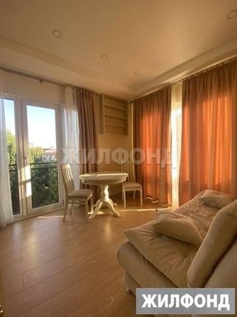 
   Продам 1-комнатную, 43.7 м², Куйбышева ул, 36

. Фото 2.