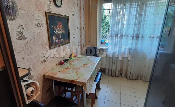 
   Продам 2-комнатную, 37 м², Ульянова ул, 118

. Фото 3.