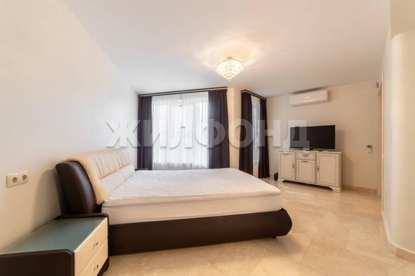 
   Продам дом, 590 м², Сочи

. Фото 2.