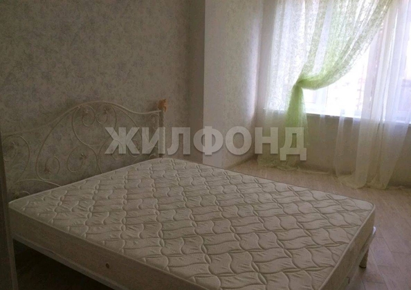 
   Продам 2-комнатную, 43 м², Молодогвардейская ул, 2/5

. Фото 1.