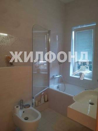 
   Продам 3-комнатную, 135 м², , 72/3

. Фото 1.