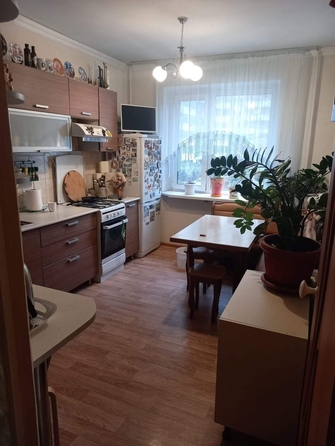 
   Продам 3-комнатную, 66 м², Ленина ул, 219

. Фото 2.