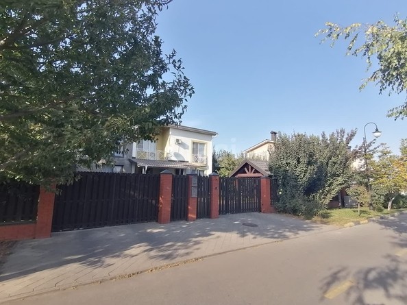 
   Продам дом, 200 м², Краснодар

. Фото 1.