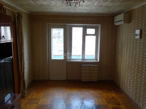 
   Продам 3-комнатную, 50.4 м², Ставропольская ул, 101

. Фото 2.