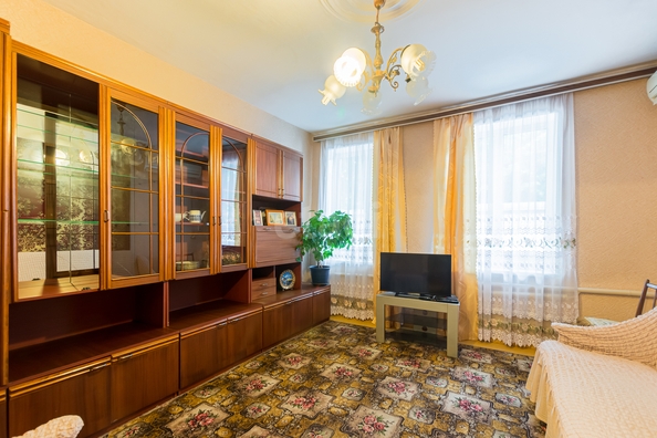 
   Продам 4-комнатную, 55.7 м², Ставропольская ул, 39/1

. Фото 1.