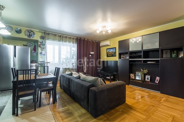 
   Продам 3-комнатную, 73.9 м², Кубанская Набережная ул, 100

. Фото 4.