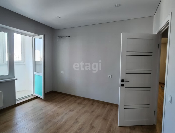 
   Продам 2-комнатную, 58.8 м², Зиповская ул, 42

. Фото 3.