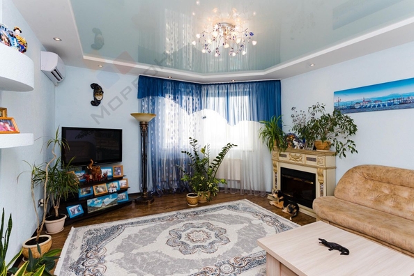 
   Продам 2-комнатную, 72 м², Достоевского ул, 84

. Фото 1.