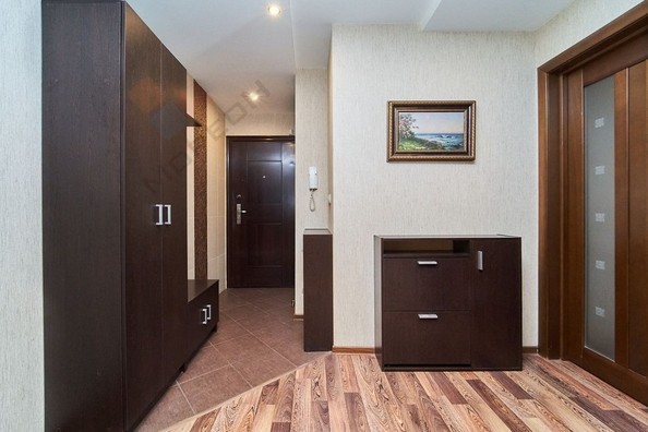 
   Продам 3-комнатную, 67.3 м², Дзержинского ул, 211

. Фото 2.