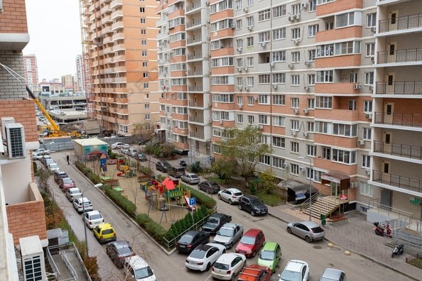 
   Продам 2-комнатную, 64.3 м², Евгении Жигуленко ул, 11к2

. Фото 15.