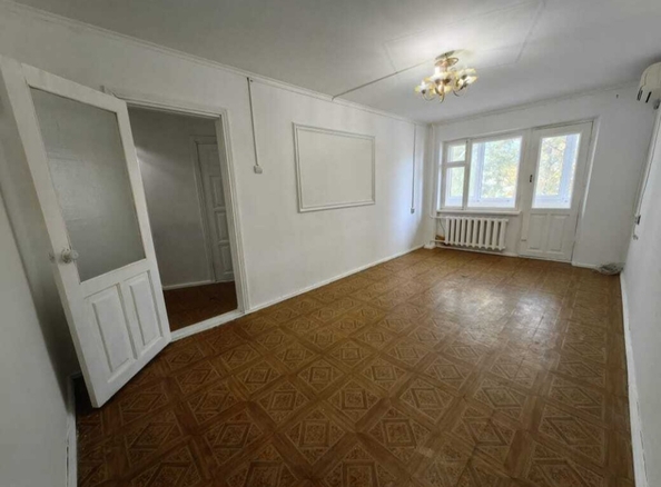 
   Продам 1-комнатную, 30 м², Крымская ул, 216

. Фото 1.