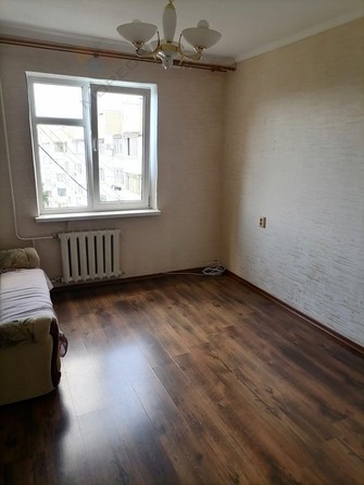 
   Продам 3-комнатную, 69.5 м², Уральская ул, 180

. Фото 2.