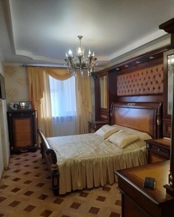 
   Продам 4-комнатную, 153 м², Клары Лучко б-р, 10

. Фото 4.