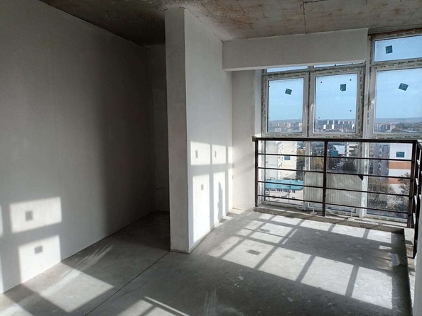 
   Продам 2-комнатную, 62 м², Толстого ул, 130к2

. Фото 2.