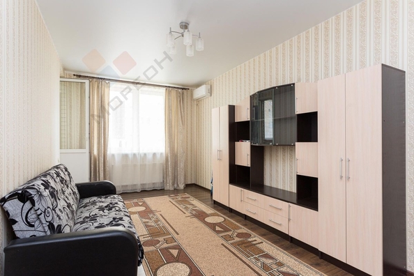 
   Продам 1-комнатную, 40 м², Старокубанская ул, 2/4к1

. Фото 1.