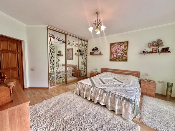 
   Продам 2-комнатную, 116 м², Краснозеленых ул, 29/12

. Фото 6.