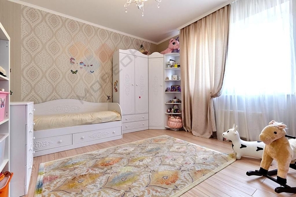 
   Продам 3-комнатную, 95 м², Архитектора Петина ул, 16

. Фото 6.