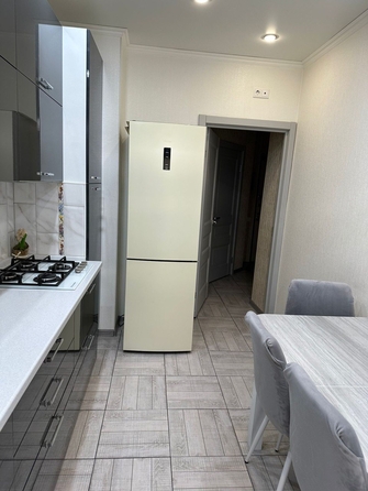 
   Продам 2-комнатную, 55 м², Дивноморская ул, к 10

. Фото 2.