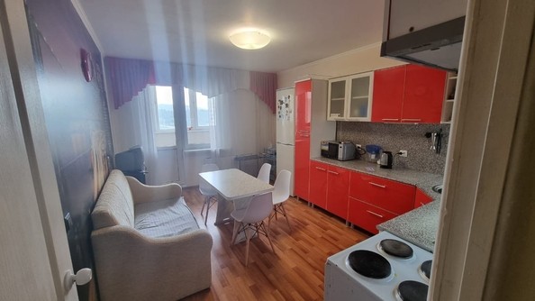 
   Продам 3-комнатную, 80 м², Маршала Жукова ул, к 3

. Фото 4.