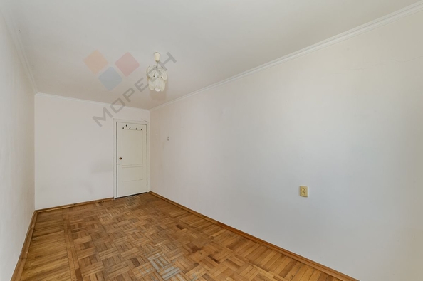 
   Продам 3-комнатную, 59.8 м², Атарбекова ул, 44

. Фото 2.