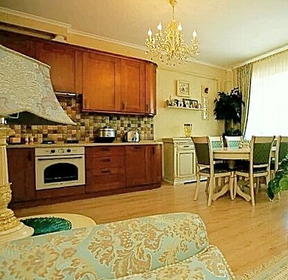 
   Продам 4-комнатную, 90 м², Тургенева ул, 55

. Фото 9.