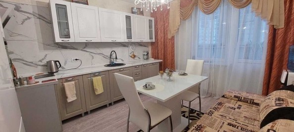 
   Продам 2-комнатную, 65 м², Ленина ул, 227

. Фото 2.