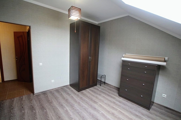 
   Продам 3-комнатную, 100 м², Крымская ул, 248

. Фото 4.