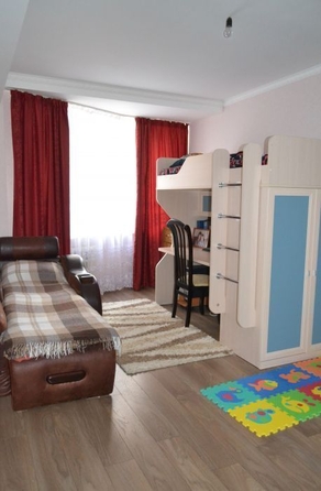 
   Продам 2-комнатную, 60 м², Лазурная ул, 18

. Фото 6.