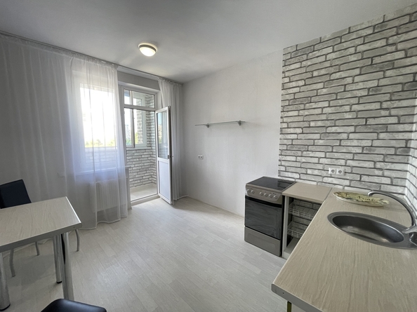 
   Продам 1-комнатную, 42 м², Владимирская ул, 142

. Фото 4.