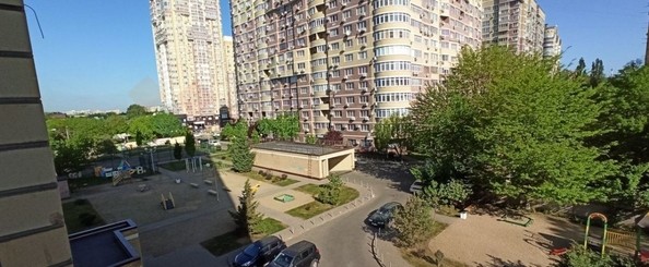 
   Продам 2-комнатную, 56.6 м², Российская ул, 70/6

. Фото 19.