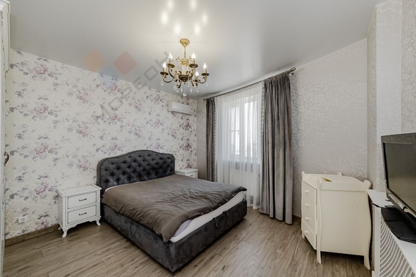
   Продам 4-комнатную, 165.2 м², Александра Покрышкина ул, 2/2

. Фото 8.