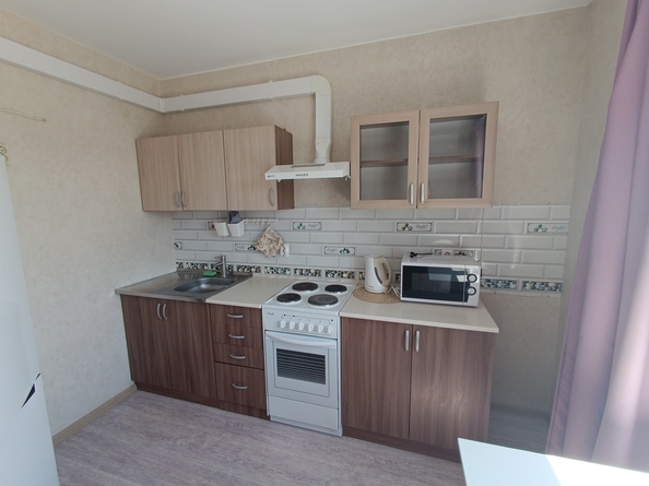 
   Продам 1-комнатную, 35 м², Ленина ул, 233

. Фото 1.