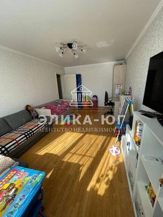 
   Продам 2-комнатную, 56.3 м², Строителей ул

. Фото 7.