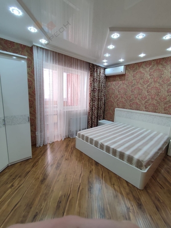 
   Продам 3-комнатную, 110 м², Володи Головатого ул, 174

. Фото 12.