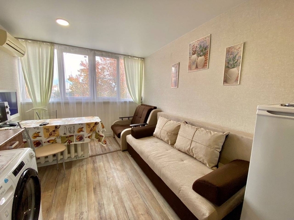 
   Продам 1-комнатную, 15 м², Гуковский пер, 6

. Фото 2.