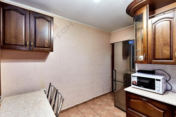 
   Продам 3-комнатную, 65 м², Бабушкина ул, 281/1

. Фото 2.