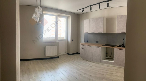 
   Продам 1-комнатную, 44 м², Героя Яцкова И.В. ул, 10

. Фото 2.