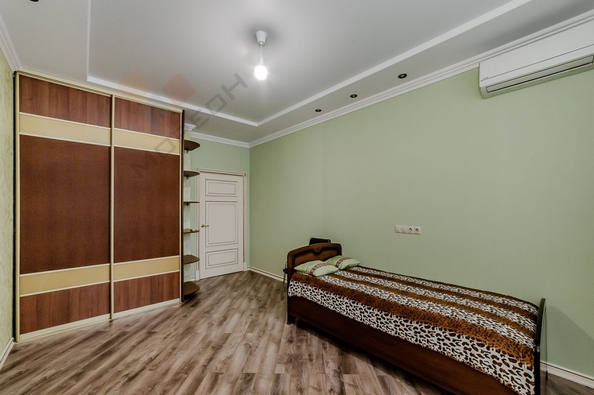 
   Продам 3-комнатную, 116.5 м², Клары Лучко б-р, 16

. Фото 9.