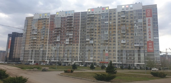 
   Продам 1-комнатную, 35.8 м², Западный Обход ул, 65к1

. Фото 4.