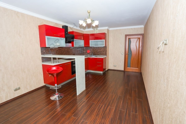 
   Продам 3-комнатную, 91.5 м², 40-летия Победы ул, 33/10

. Фото 8.