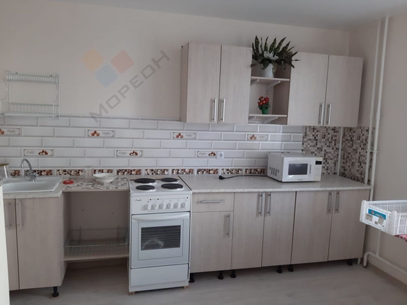 
   Продам 1-комнатную, 50 м², Героя Аверкиева А.А. ул, 13

. Фото 3.