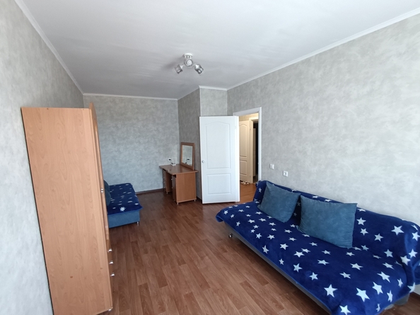 
   Продам 1-комнатную, 38 м², адмирала Меньшикова б-р, 11

. Фото 10.