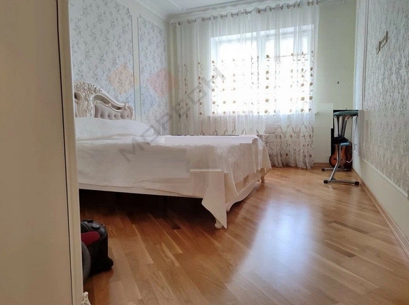 
   Продам 2-комнатную, 72 м², Октябрьская ул, 181/2

. Фото 6.