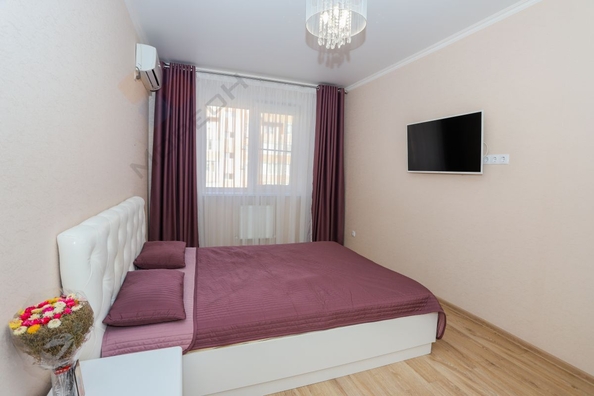 
   Продам 1-комнатную, 37.6 м², Сергея Есенина ул, 141

. Фото 1.