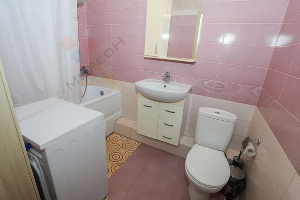 
   Продам 1-комнатную, 37.6 м², Сергея Есенина ул, 141

. Фото 5.