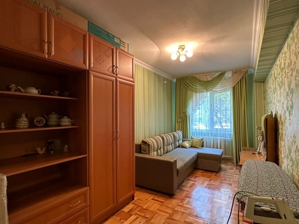 
   Продам 4-комнатную, 75.6 м², Айвазовского ул, 75

. Фото 5.